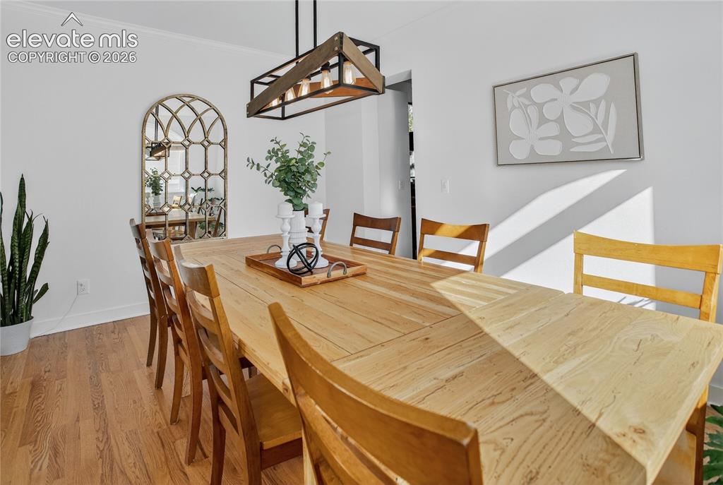 Image 13 of 47: Dining Area