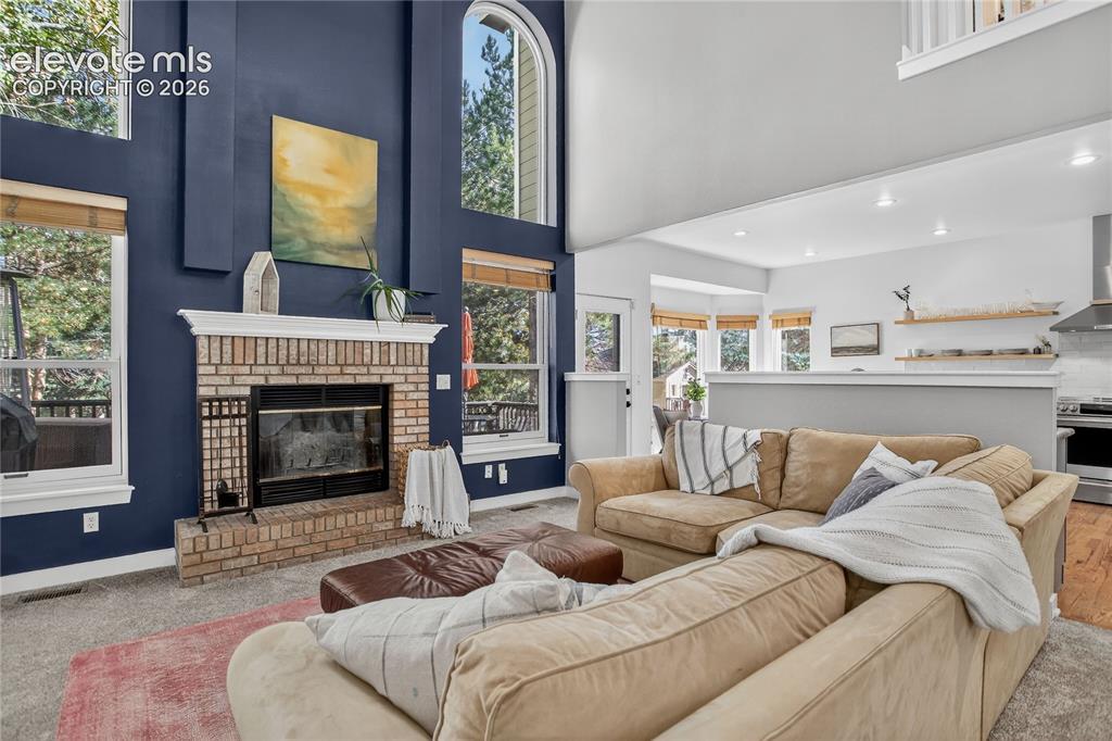 Image 19 of 47: Living Room