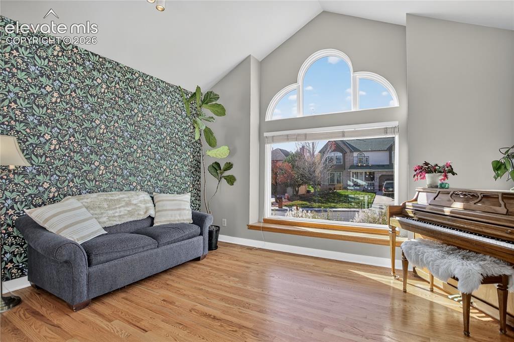 Image 8 of 47: Sitting Room