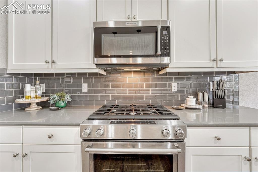 Image 11 of 49: Kitchen