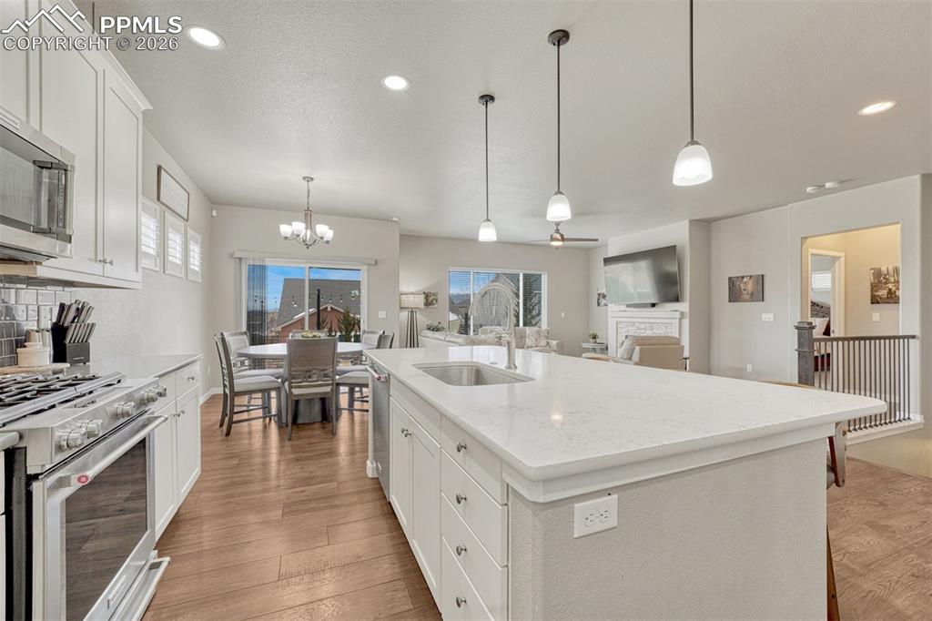 Image 12 of 49: Kitchen