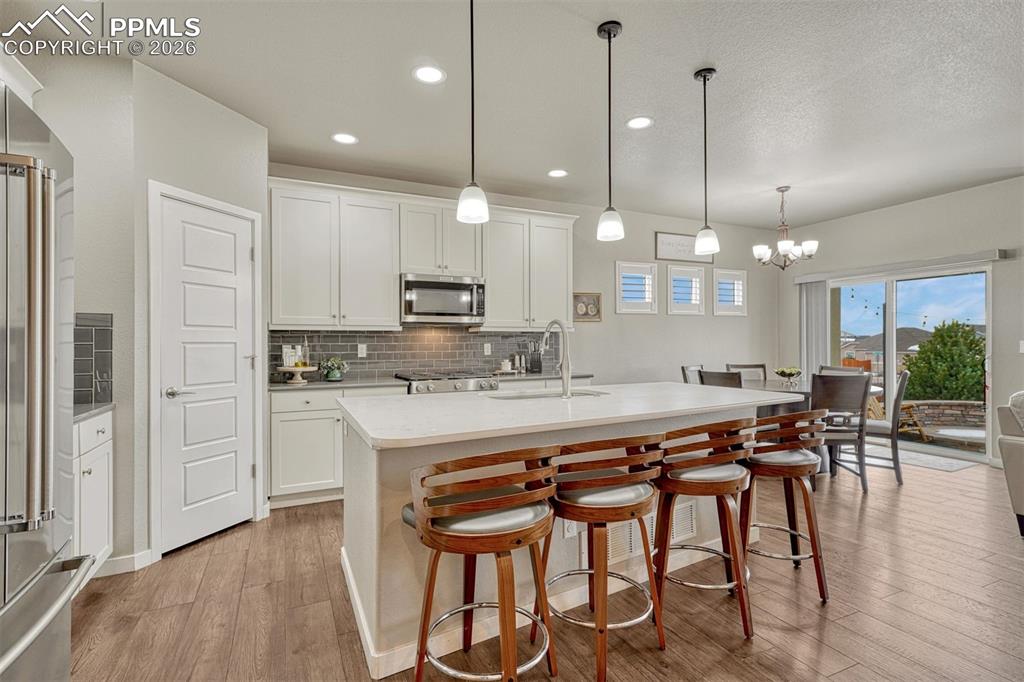 Image 13 of 49: Kitchen