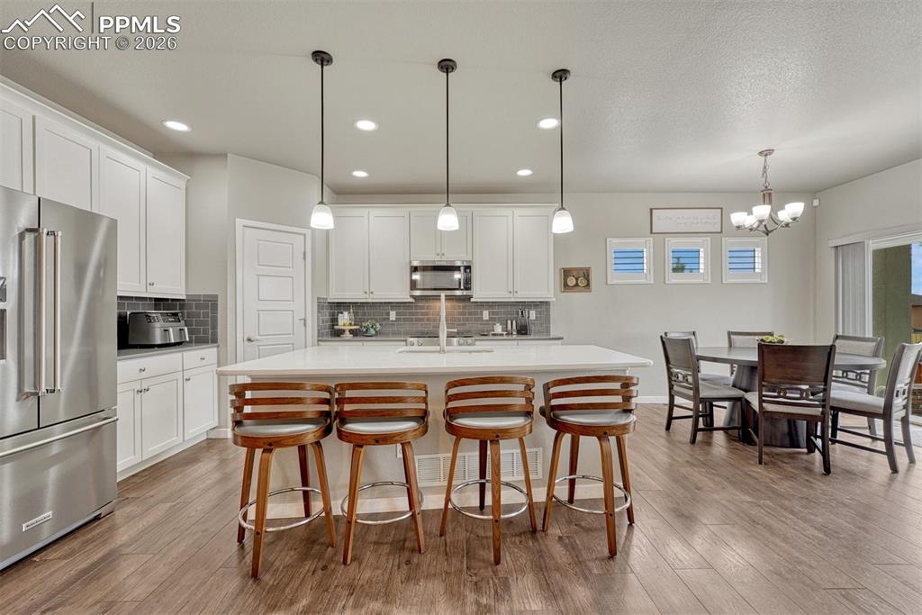 Image 14 of 49: Kitchen