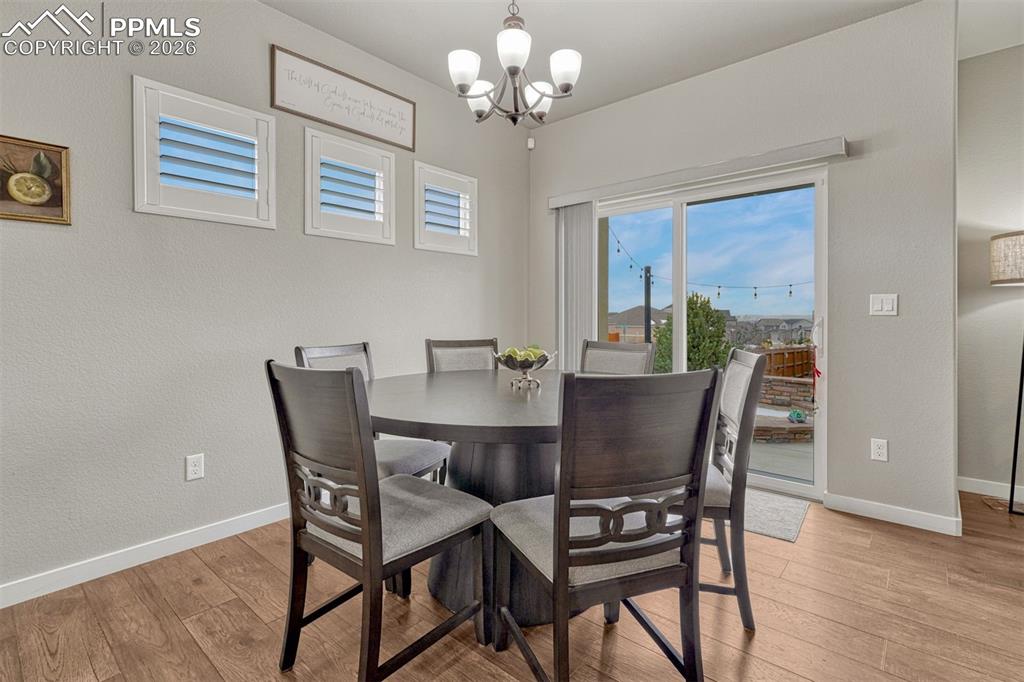 Image 15 of 49: Dining Area