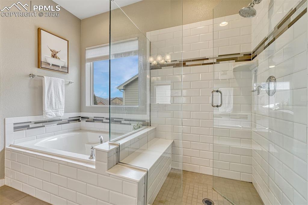 Image 26 of 49: Bathroom