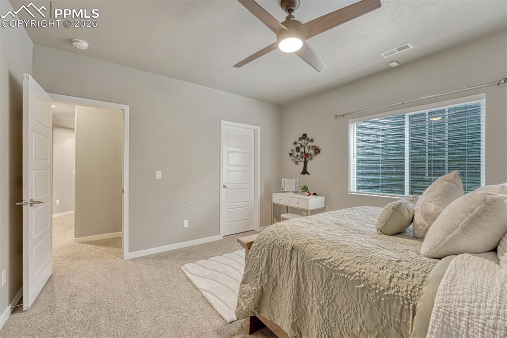 Image 33 of 49: Bedroom