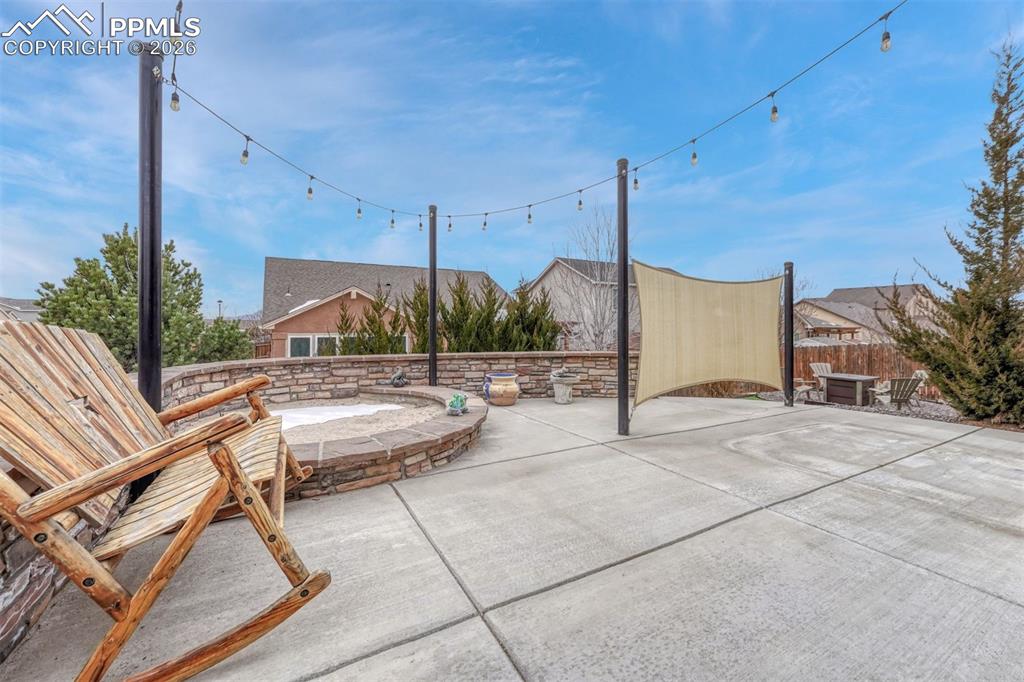 Image 40 of 49: Patio