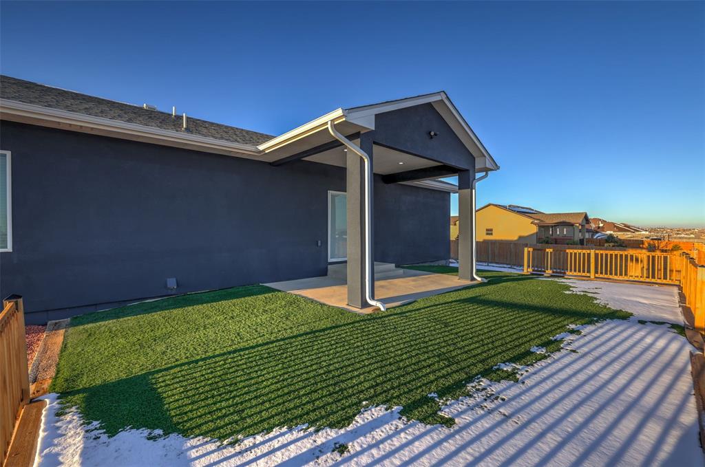 Image 40 of 50: Back of Structure