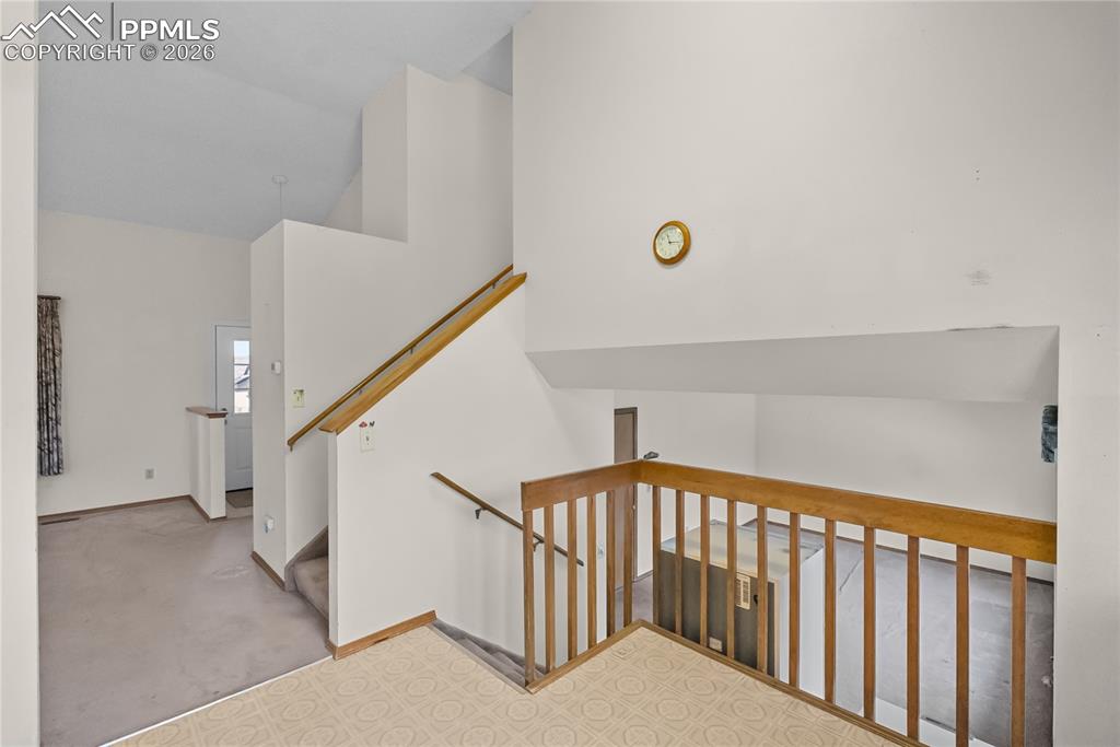 Image 13 of 39: Kitchen