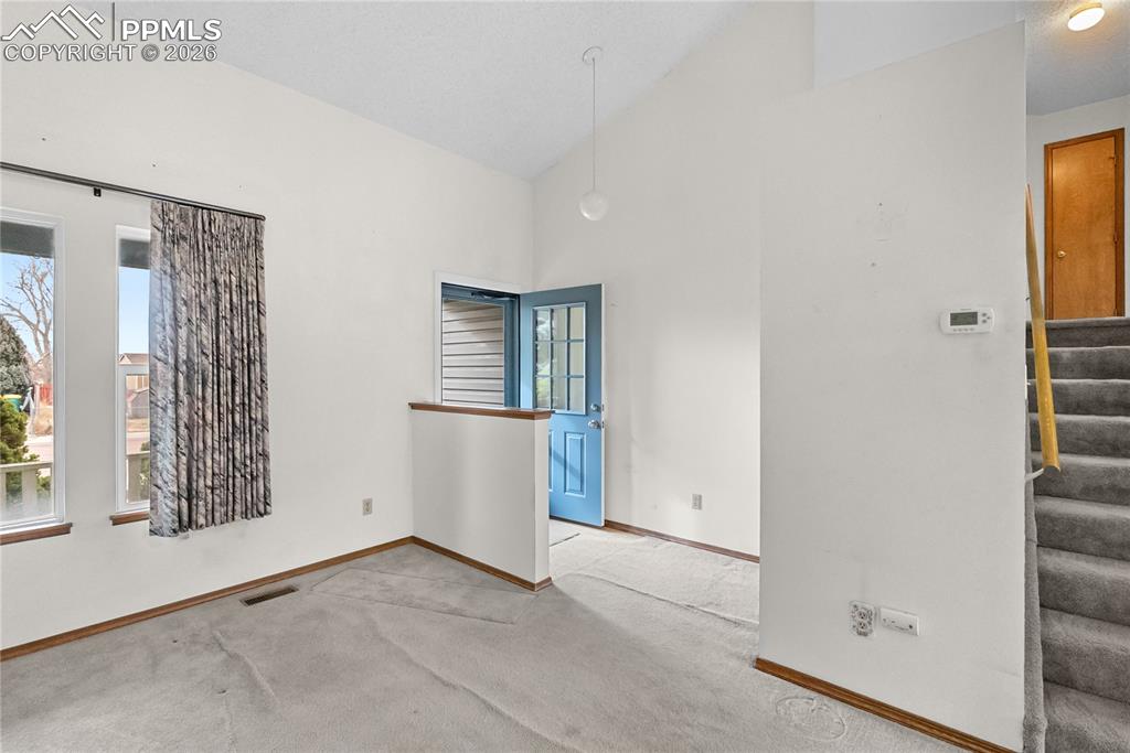 Image 6 of 39: Entry