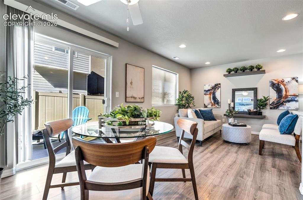 Image 21 of 49: Dining Area