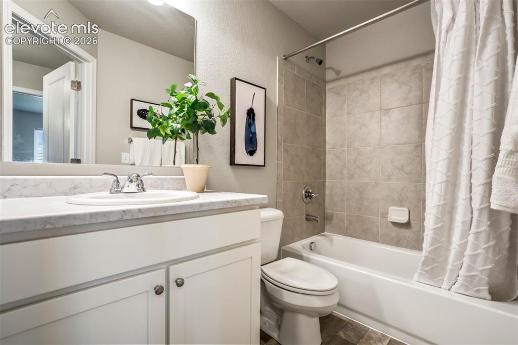 Image 43 of 49: Bathroom