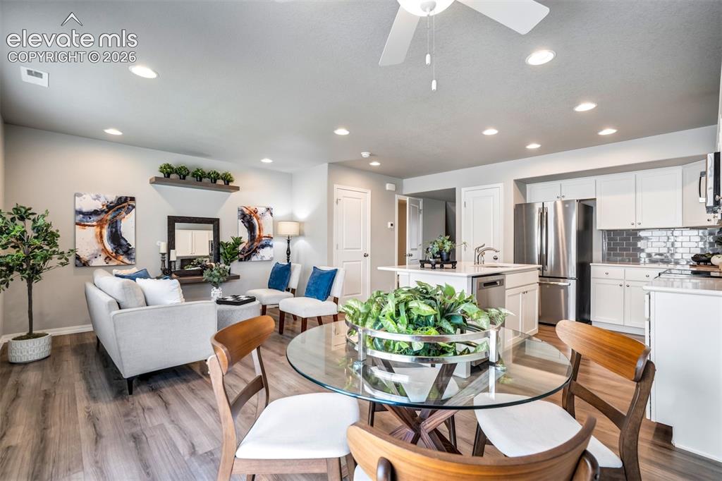 Image 8 of 49: Dining Area
