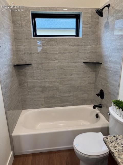 Image 15 of 18: Bathroom