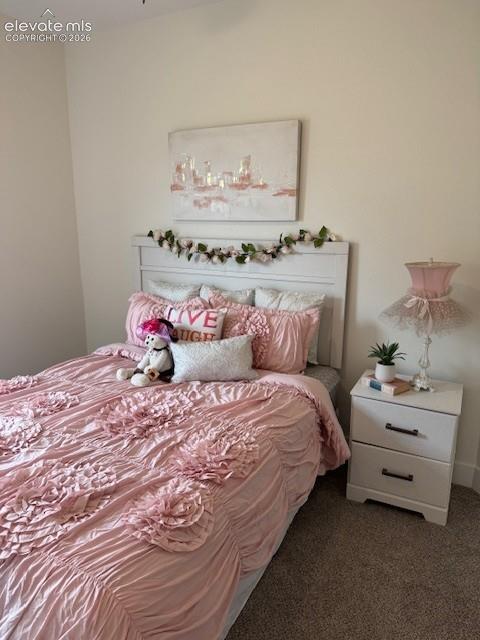 Image 17 of 18: Bedroom