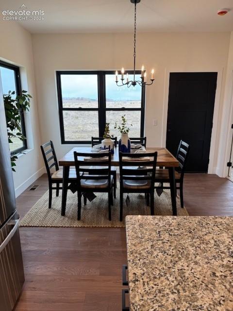 Image 6 of 18: Dining Area