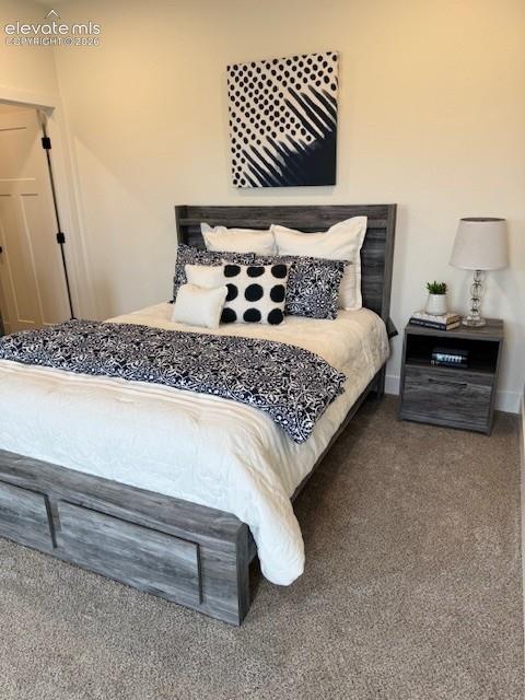Image 7 of 18: Bedroom