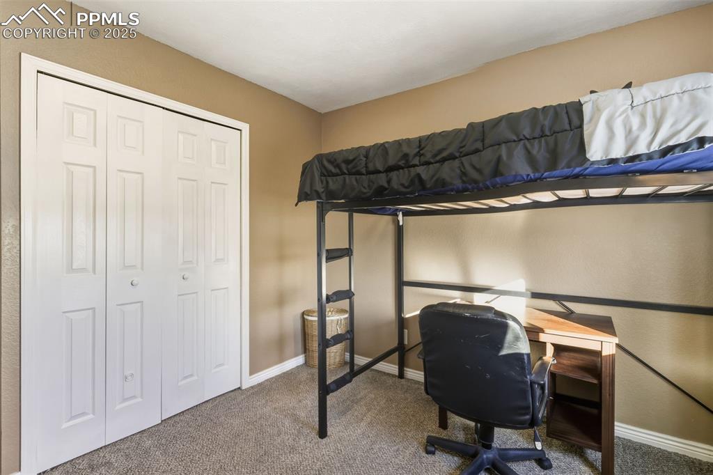 Image 11 of 24: Bedroom