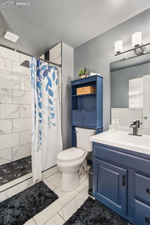 Image 9 of 24: Bathroom