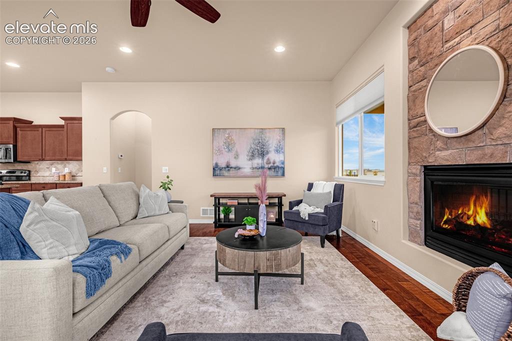 Image 13 of 46: Living Room