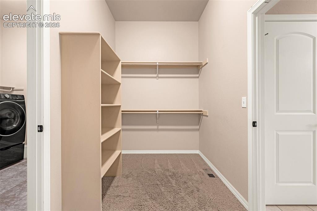 Image 21 of 46: Closet