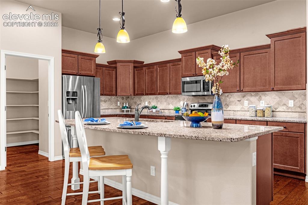Image 5 of 46: Kitchen