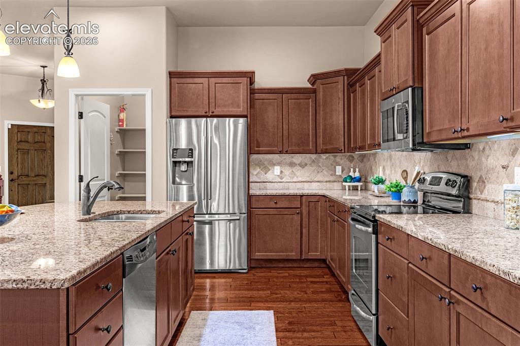 Image 8 of 46: Kitchen