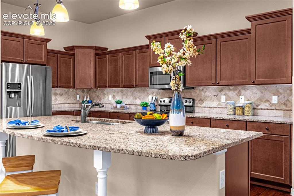 Image 9 of 46: Kitchen