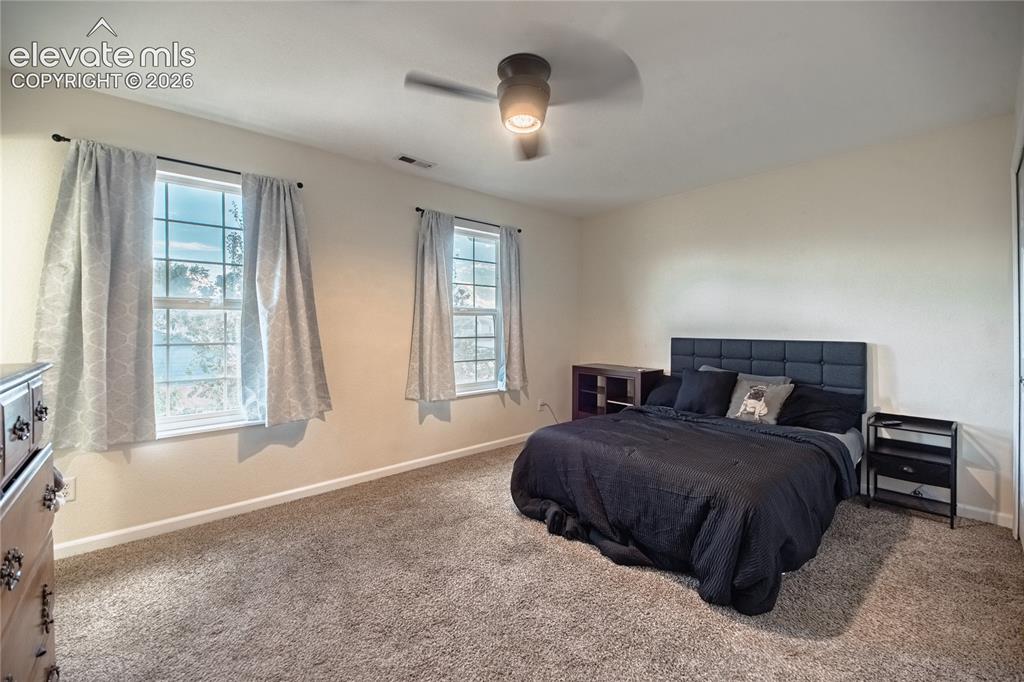 Image 16 of 45: Bedroom