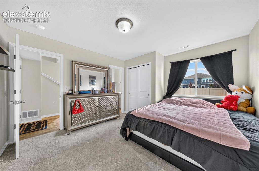 Image 11 of 16: Bedroom
