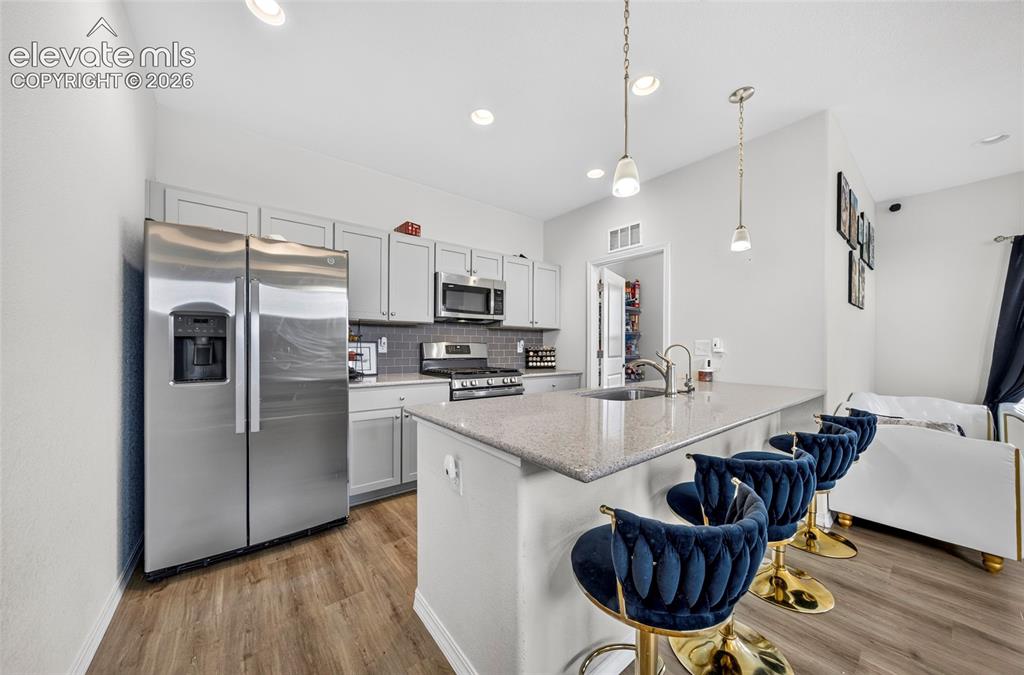 Image 4 of 16: Kitchen