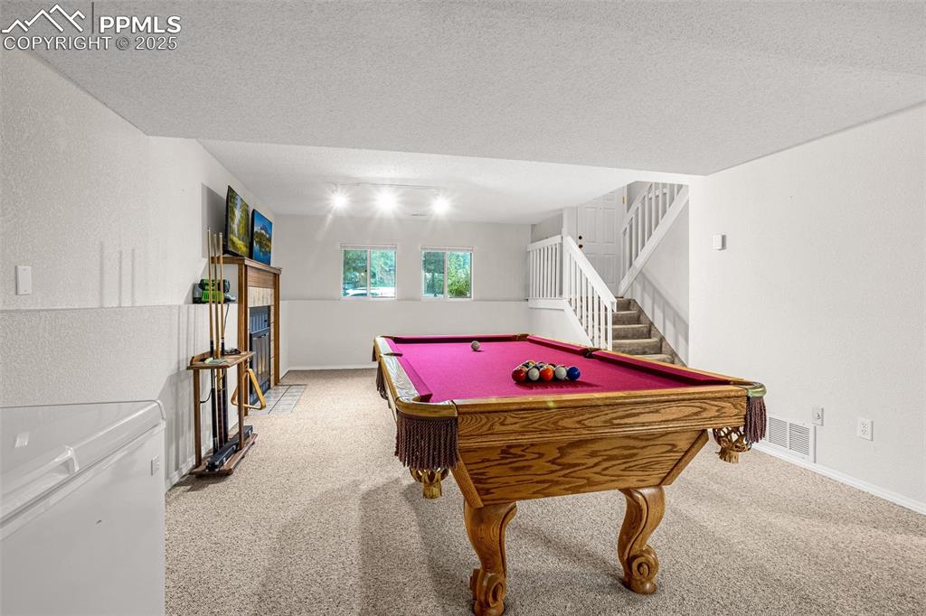 Image 34 of 38: Pool table stays!! 