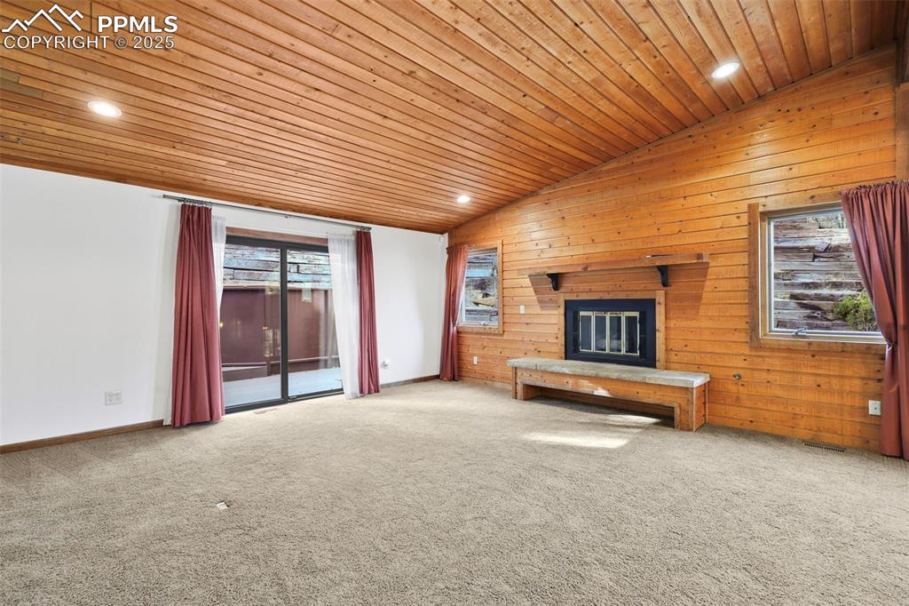 Image 11 of 50: Living Room