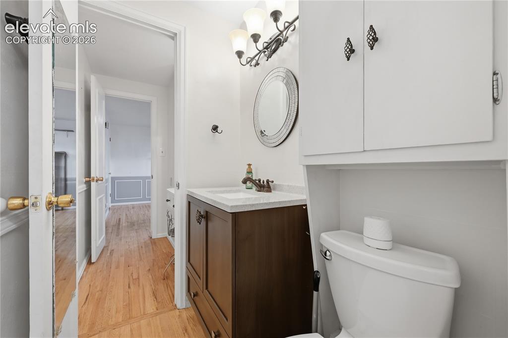Image 15 of 32: Bathroom