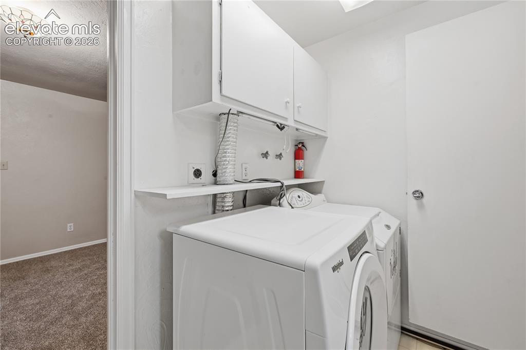 Image 25 of 32: Laundry