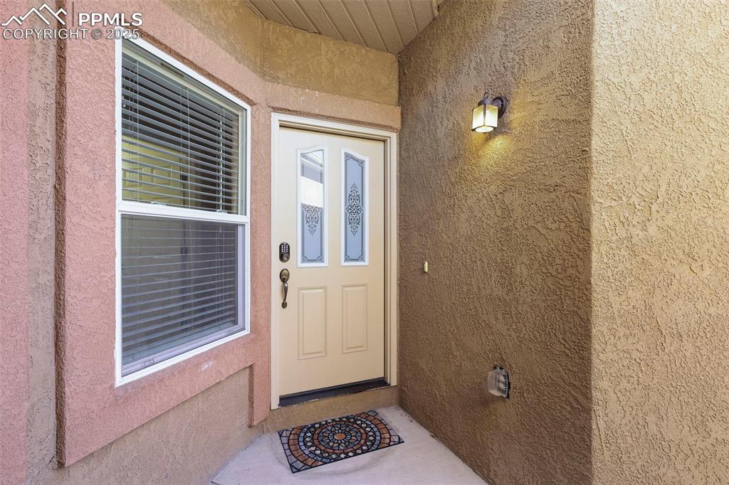 Image 3 of 34: Entry