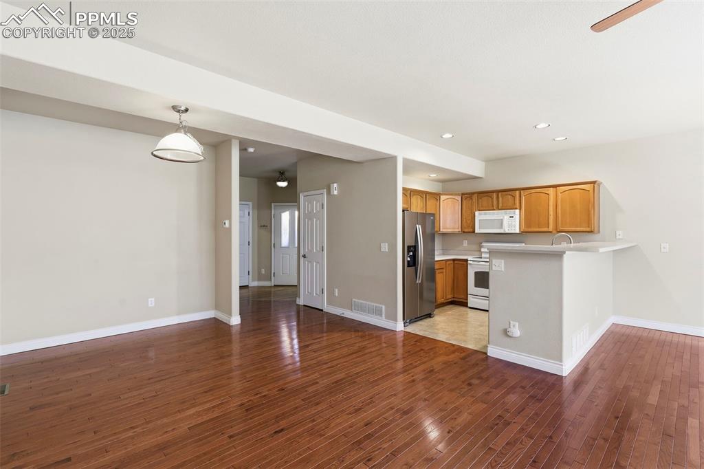 Image 30 of 34: Living Room