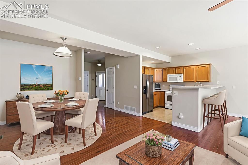 Image 9 of 34: Virtually Staged