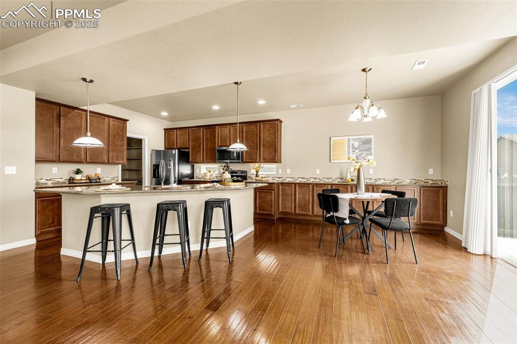 Image 11 of 39: Kitchen