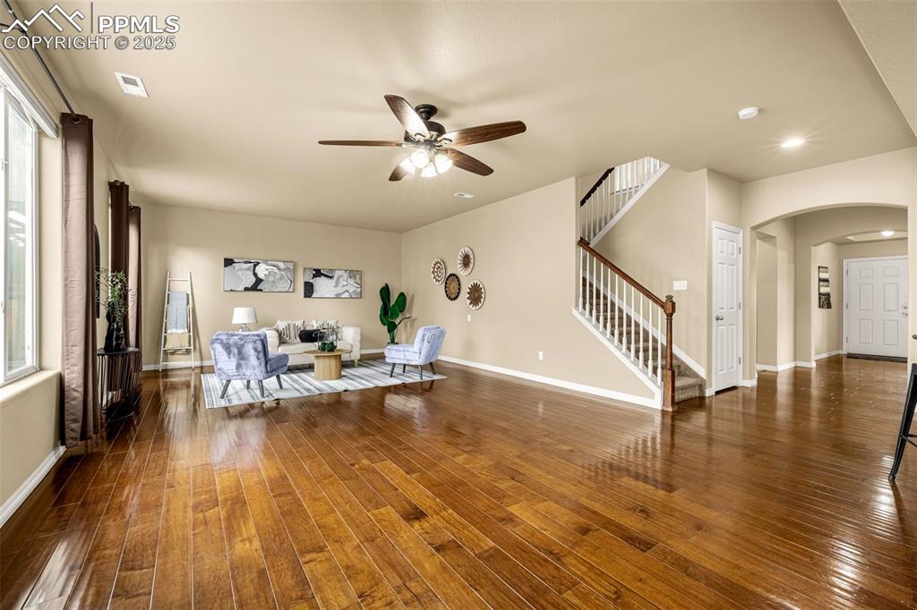 Image 14 of 39: Living Room