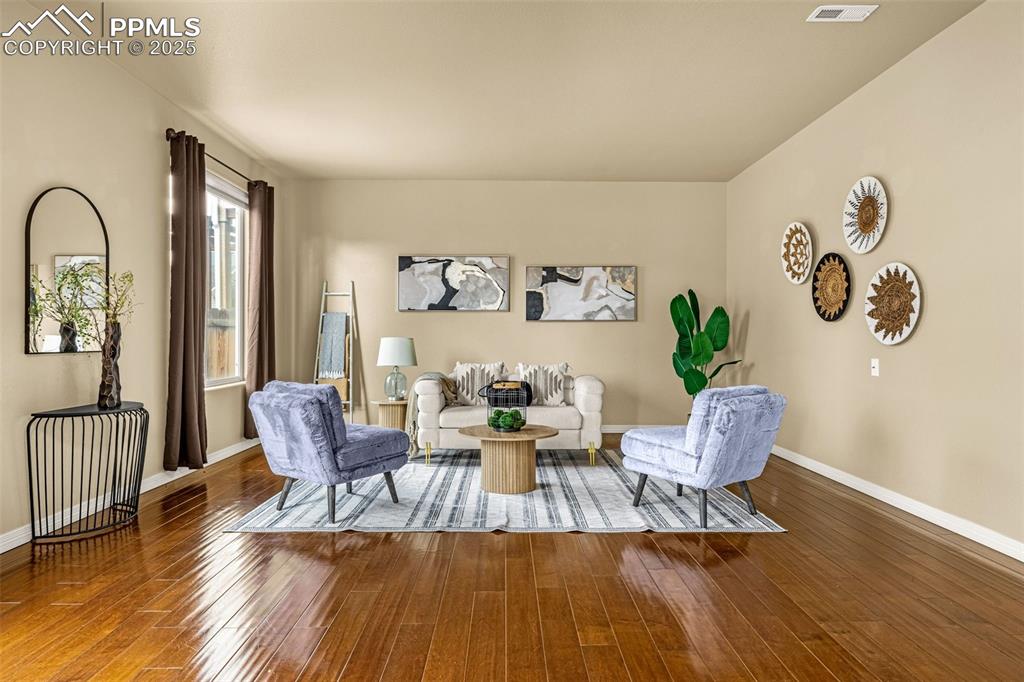 Image 15 of 39: Living Room