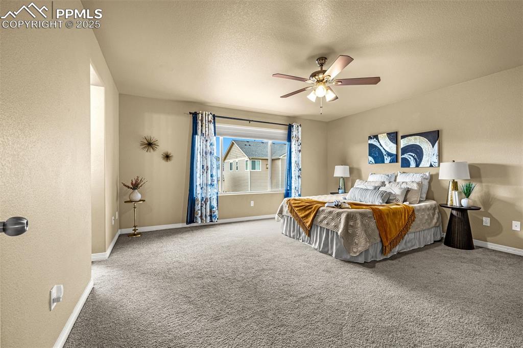 Image 25 of 39: Bedroom