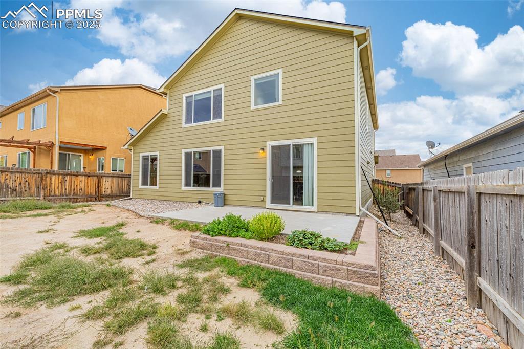 Image 32 of 39: Back of Structure