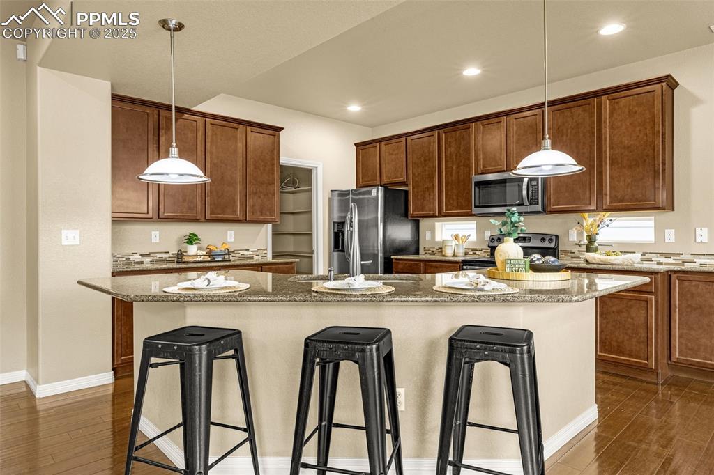 Image 5 of 39: Kitchen