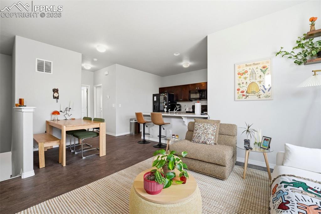 Image 6 of 26: Living Room