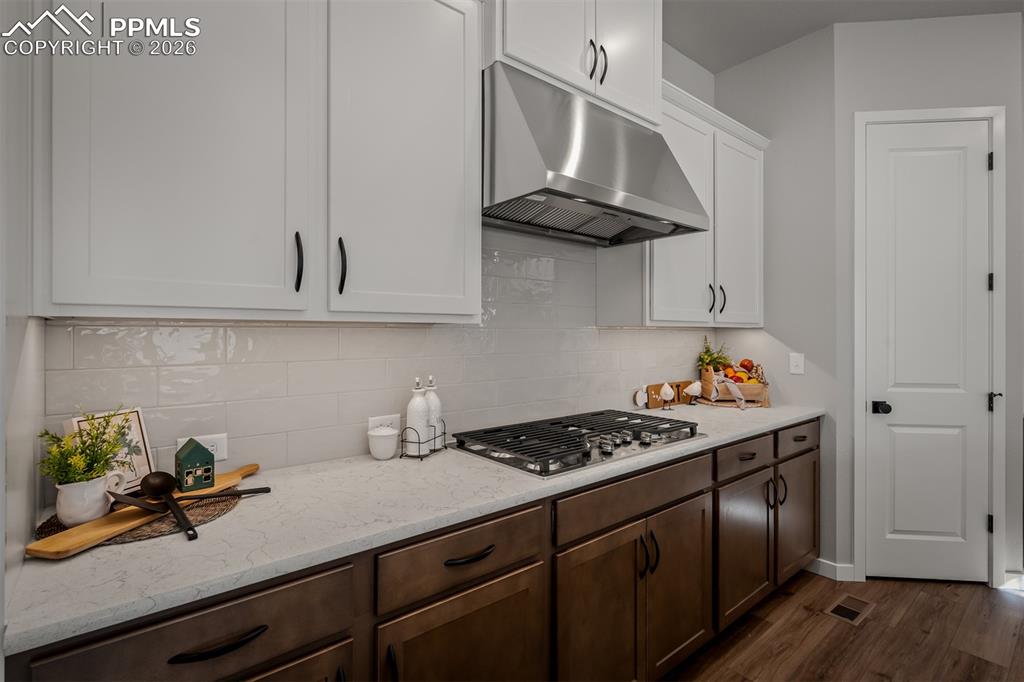 Image 11 of 42: Kitchen