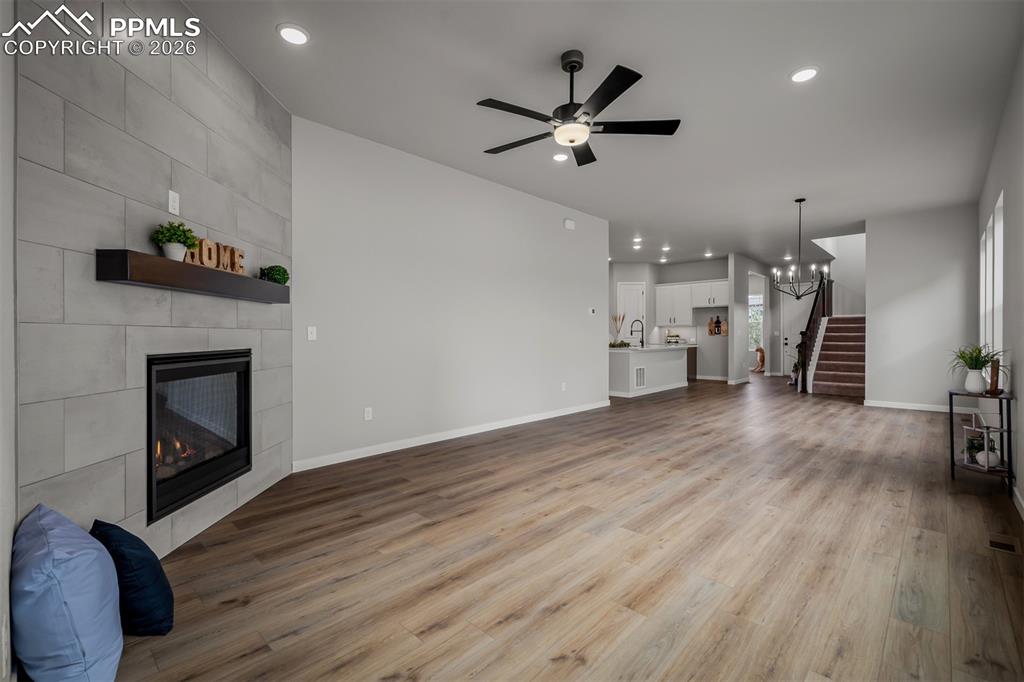 Image 17 of 42: Living Room