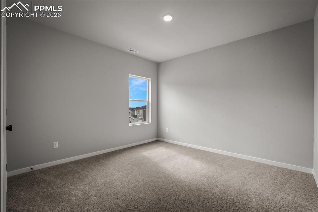 Image 27 of 42: Bedroom