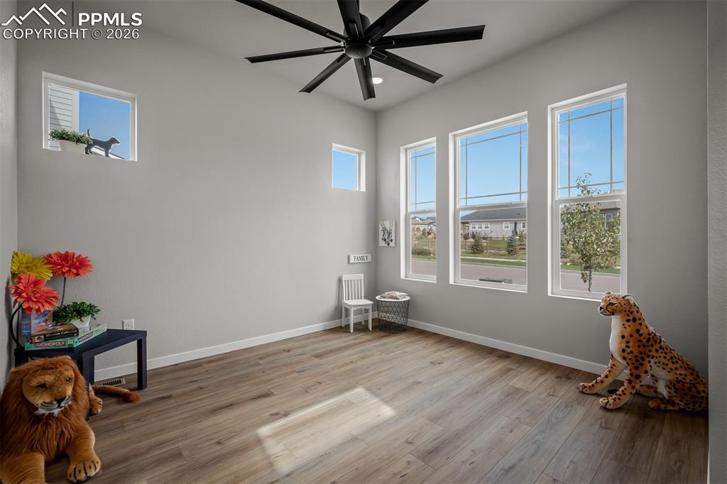 Image 3 of 42: Office