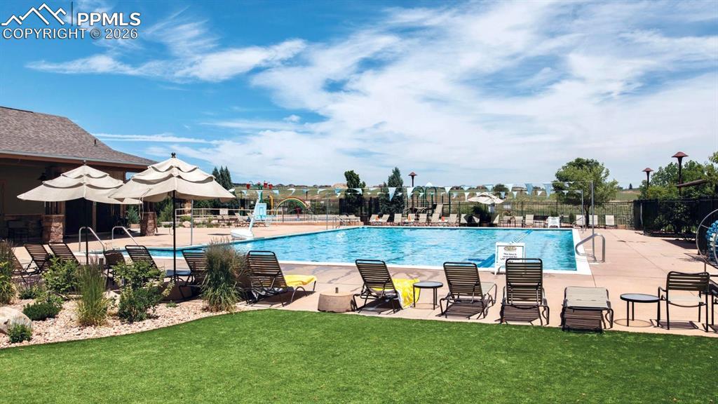 Image 41 of 42: Pool